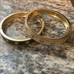 (2) Clasp bracelet set (white & navy)